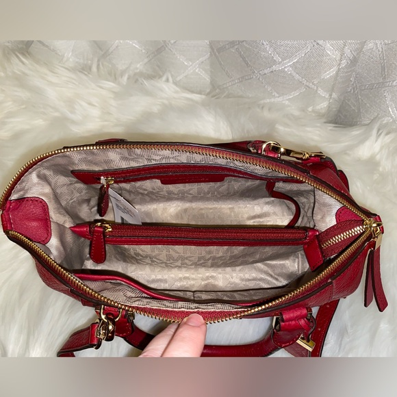 🩵SALE🩵 Small Riley Satchel - Picture 7 of 7